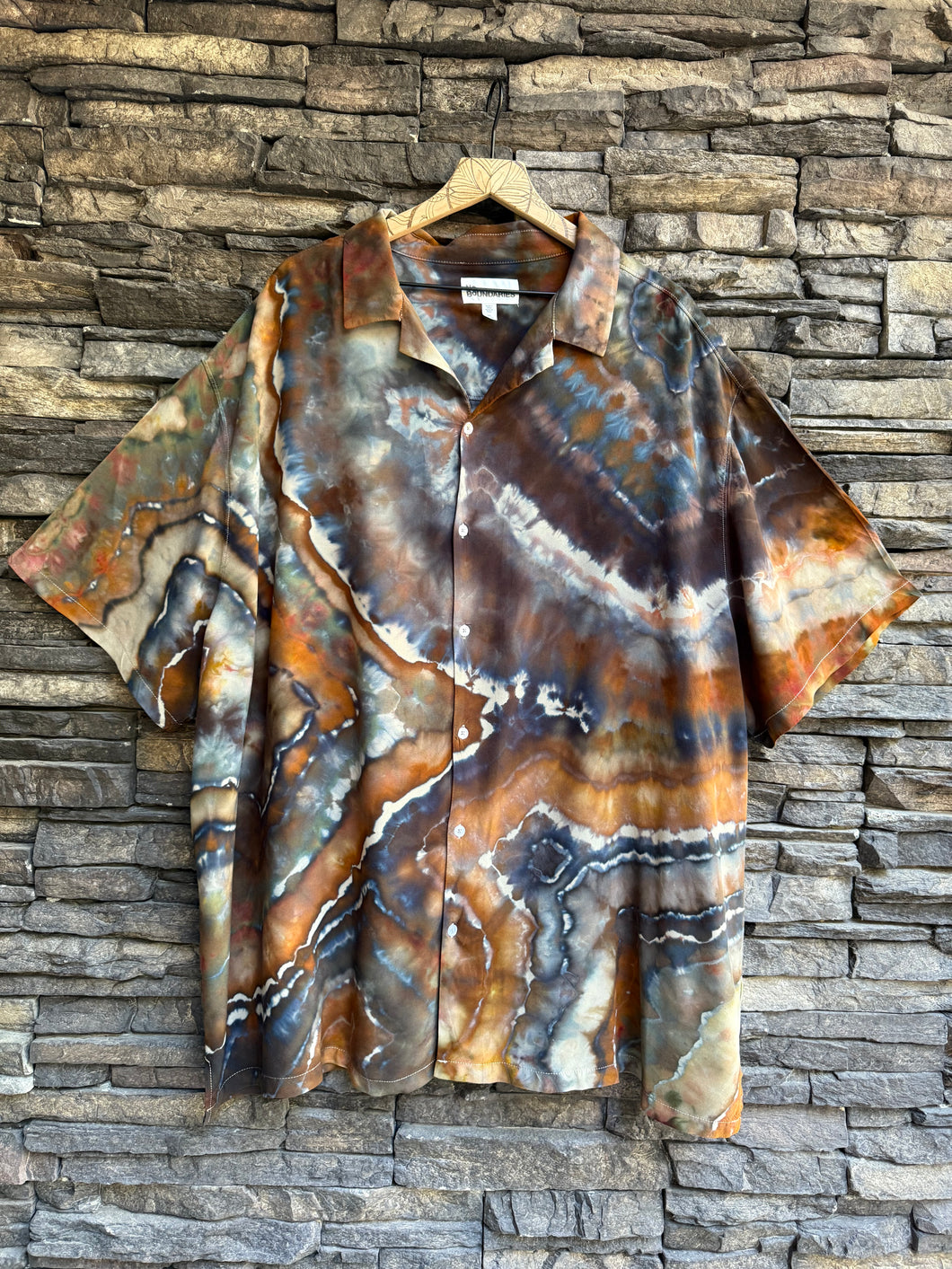 Men’s 4X 100% Rayon Button Up Short Sleeved Geode Shirt in ‘Turkey Tail Mushroom’
