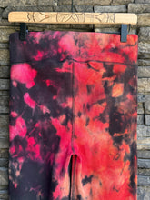 Load image into Gallery viewer, Women’s Large (fit more like a medium) Pact Organic Cotton Reverse Dyed Ribbed Yoga Pants in ‘Sunset’
