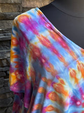Load image into Gallery viewer, Women’s 3X Luxe V-Neck T-Shirt in ‘Bird Song’ Spiral

