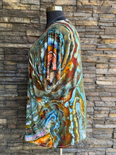 Load image into Gallery viewer, Women’s Large Geode Kimono in ‘Labradorite’
