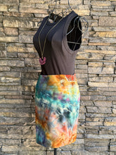 Load image into Gallery viewer, Women’s Large Geode Bodycon Mini Skirt in ‘Rooster’
