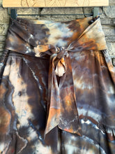 Load image into Gallery viewer, Women’s Medium 100% Viscose Geode Tiered Flared Leg Pull-On Pants with Tie in ‘Turkey Tail Mushroom’
