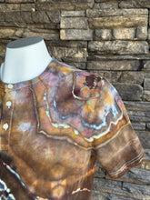 Load image into Gallery viewer, Men’s Medium Geode Short Sleeved Henley T-Shirt in ‘Turkey Tail Mushroom’
