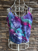 Load image into Gallery viewer, Women’s XL Pact Organic Cotton Cropped Geode Racerback Tank Top with Shelf Bra in ‘Mermaid Tail’
