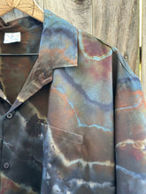 Load image into Gallery viewer, Men’s XL Reverse Geode Rayon Button Up Short Sleeve Shirt in ‘Midnight Jasper’
