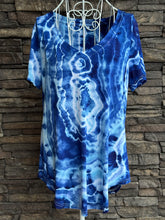 Load image into Gallery viewer, Women’s Medium Geode V-Neck Short Sleeved Rayon Top in ‘Azurite’
