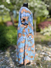Load image into Gallery viewer, Women’s Medium-XL Hand-sewn Caftan with Drop Pockets in ‘Blue Gray’
