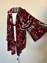 Load image into Gallery viewer, Women’s Large Geode Bell Sleeve Kimono in Bordeaux Rust’
