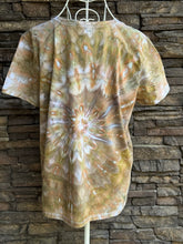Load image into Gallery viewer, Women’s Large Crewneck T-Shirt in ‘Pewter’ Spiral
