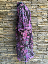 Load image into Gallery viewer, Women’s Small-Medium Reversed Lace Duster Kimono in ‘MindBender’

