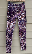 Load image into Gallery viewer, Women’s Large (8/10–fit like a medium) Geode Wide Waistband Leggings in ‘Eggplant’
