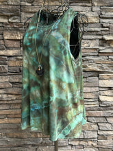 Load image into Gallery viewer, Women’s Medium Luxe Geode Tank Top in ‘Moss Agate’
