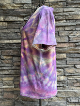 Load image into Gallery viewer, Women’s Medium V-Neck Spiral T-Shirt in ‘D’yer Ma’ker’
