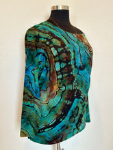 Load image into Gallery viewer, Women’s 2X Reverse Geode Off Shoulder Long Sleeved Tunic in ‘Colla Wood’
