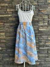 Load image into Gallery viewer, Women’s Large Linen/Rayon Button Front Midi Skirt Pockets in ‘Blue Gray’ Twist
