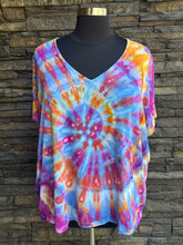 Load image into Gallery viewer, Women’s 3X Luxe V-Neck T-Shirt in ‘Bird Song’ Spiral
