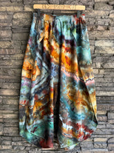 Load image into Gallery viewer, Women’s Large (fit like a medium) Geode Rayon Split Leg Pull-on Pants in ‘Rooster’
