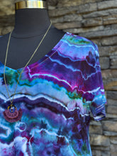 Load image into Gallery viewer, Women’s 2XL Geode V-Neck Short Sleeved Top in ‘Midnight Moonlight’

