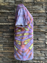 Load image into Gallery viewer, Men’s Medium T-Shirt in ‘Sugar Plum’ Spiral

