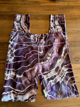 Load image into Gallery viewer, Women’s Large (8/10–fit like a medium) Geode Wide Waistband Leggings in ‘Eggplant’
