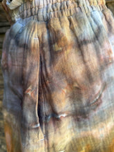 Load image into Gallery viewer, Women’s Large Geode Crinkle Gauze Ruffle Waist Mini Skort in ‘Charred Redwood’
