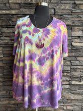 Load image into Gallery viewer, Women’s 4X U-Shaped T-Shirt in ‘D’yer Ma’ker’ Twist
