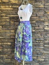 Load image into Gallery viewer, Women’s Size 6 Cotton Midi Wrap Skirt with Pockets in ‘Avalon’
