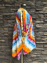 Load image into Gallery viewer, Women’s L/XL Woven Rayon Karma Kimono with Pockets in ‘Desert Springs’

