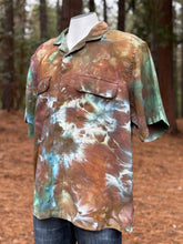 Load image into Gallery viewer, Men’s XL Short Sleeve Button Up Shirt in ‘Woodland Camo’
