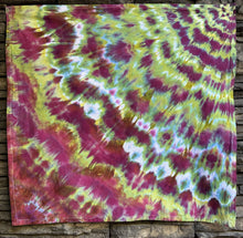 Load image into Gallery viewer, Dish Towel in ‘Warrior Princess’ Twist
