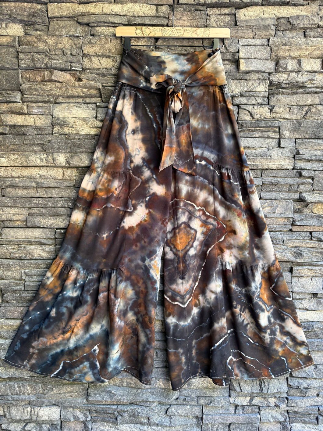 Women’s Medium 100% Viscose Geode Tiered Flared Leg Pull-On Pants with Tie in ‘Turkey Tail Mushroom’