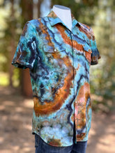 Load image into Gallery viewer, Men’s Small Lucky Brand Geode Pearl Snap Button Up Shirt in ‘Boulder Turquoise’
