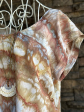 Load image into Gallery viewer, Women’s Small 100% Rayon Short Sleeve Top in ‘Desert Rose’
