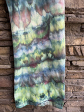 Load image into Gallery viewer, Women’s XXL Petite Pact Organic Cotton Leggings Yoga Pants in ‘Dark Enchantment’
