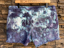 Load image into Gallery viewer, Women’s Size 16 (XXL) Pull-on Short with Drawstring &amp; Raw Hem in ‘Dreamy Nights’
