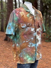 Load image into Gallery viewer, Men’s XL Short Sleeve Button Up Shirt in ‘Woodland Camo’
