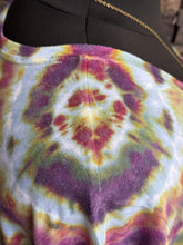 Load image into Gallery viewer, Women’s 4X U-Shaped T-Shirt in ‘D’yer Ma’ker’ Twist
