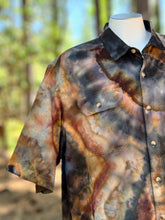 Load image into Gallery viewer, Men’s 2XL Wrangler Geode Short Sleeve Button Up Shirt in ‘Turkey Tail Mushroom’
