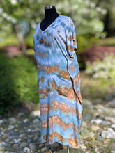 Load image into Gallery viewer, Women’s Medium-XL Hand-sewn Caftan with Drop Pockets in ‘Blue Gray’
