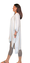 Load image into Gallery viewer, Women’s L/XL Woven Rayon Karma Kimono with Pockets in ‘Desert Springs’
