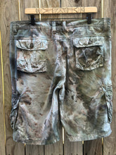 Load image into Gallery viewer, Men’s Size 36 Ice Dyed Cargo Shorts in ‘Pewter’
