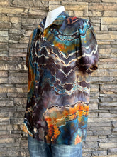 Load image into Gallery viewer, Men’s Medium Reverse Geode 100% Rayon Short Sleeve Button Up Shirt in ‘Midnight Jasper’
