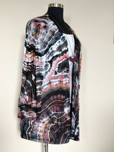 Load image into Gallery viewer, Women&#39;s 2X Geode Bell Sleeve Kimono with Pockets in &#39;Pinot Sage&#39;
