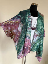 Load image into Gallery viewer, Women’s One Size (M-3X) Geode Cotton Kimono Duster in ‘Emerald Berry’
