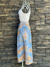 Load image into Gallery viewer, Women’s Large Linen/Rayon Button Front Midi Skirt Pockets in ‘Blue Gray’ Twist
