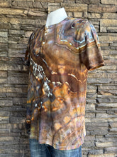 Load image into Gallery viewer, Men’s Medium Geode Short Sleeved Henley T-Shirt in ‘Turkey Tail Mushroom’
