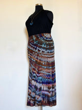 Load image into Gallery viewer, Women’s XL Maxi Skirt in ‘Dark Star’ Twist
