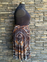 Load image into Gallery viewer, Women’s 2XL Geode Knee Length Skirt with Ruched Waistband &amp; Pockets in ‘Turkey Tail Mushroom’
