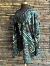 Load image into Gallery viewer, Women’s 1X Geode Linen/Hemp Kimono with Frayed Hem in ‘Moss Agate’
