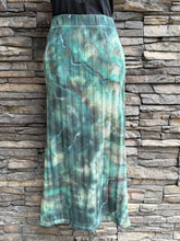 Load image into Gallery viewer, Women’s Large Pact Organic Cotton Geode Ribbed Midi Skirt in ‘Moss Agate’
